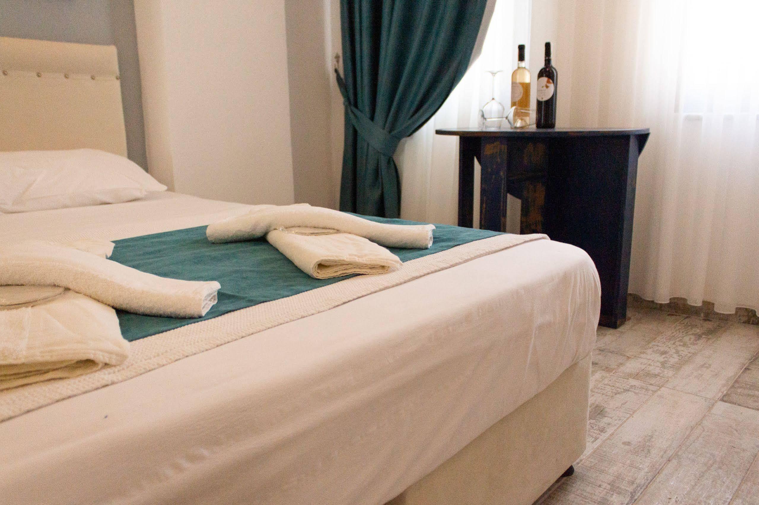 Tenes Otel Bozcaada Bagian luar foto